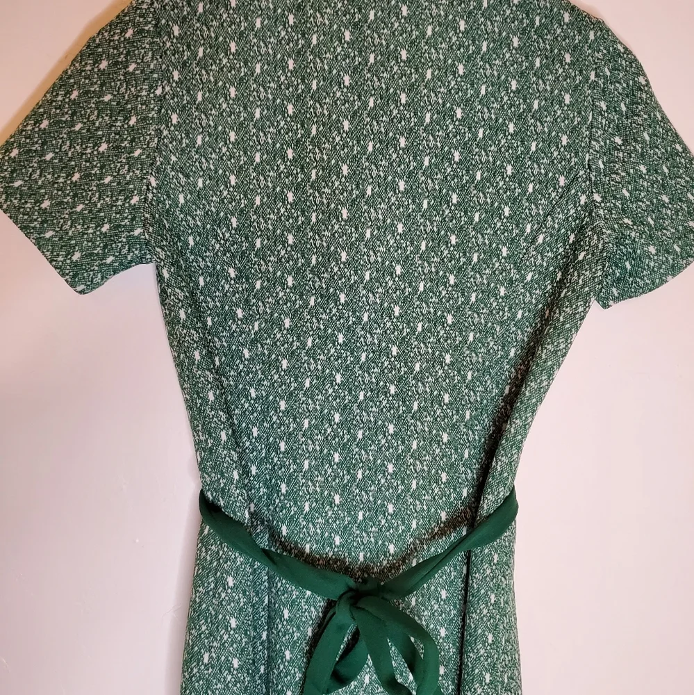 Speedy Green 70s Athletic Polyester Zip-Up Dress with Waist Tie - Picture 10 of 14